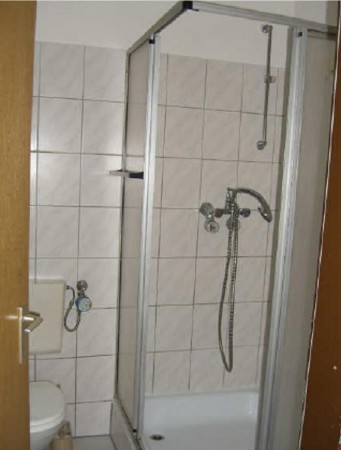 2 Praktische badkamer