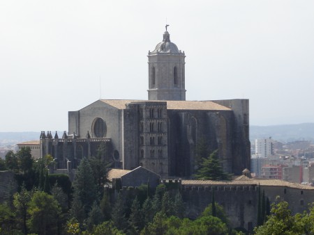 Gerona 2_Kathdraal vanaf Montjuic